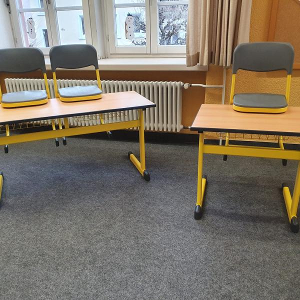 Neue Schul-Möbel