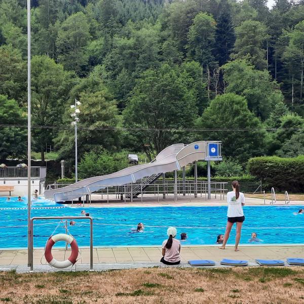 Schwimmbad 1